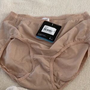ExOfficio Women's Give-N-Go 2.0 Full, cut Brief, Buff, size Small, NWT